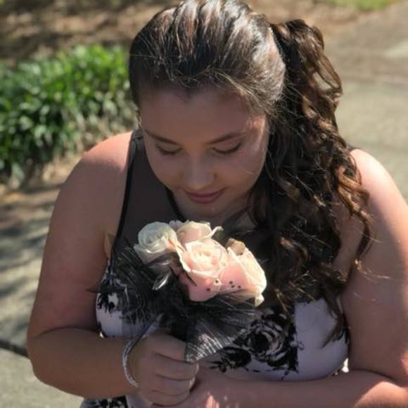 Meet your Posher, Carlee - Picture 1 of 1